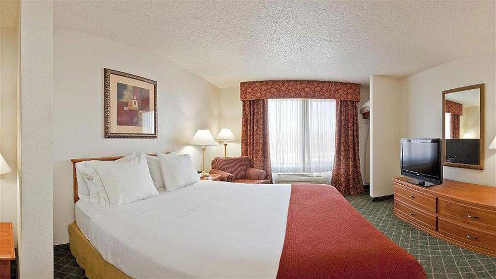 Holiday Inn Express Hotel & Suites Chickasha By Ihg Exterior photo