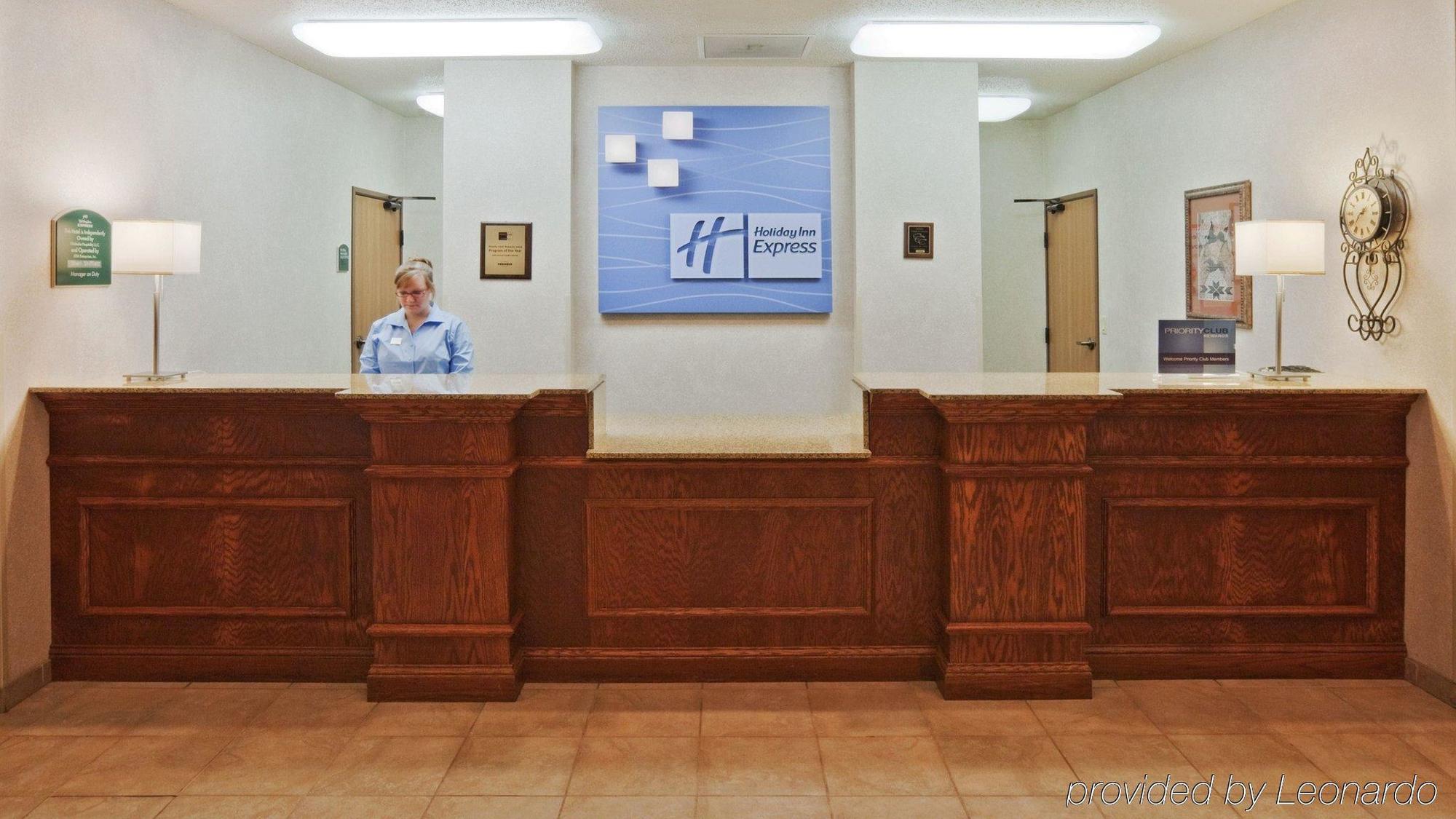 Holiday Inn Express Hotel & Suites Chickasha By Ihg Interior photo