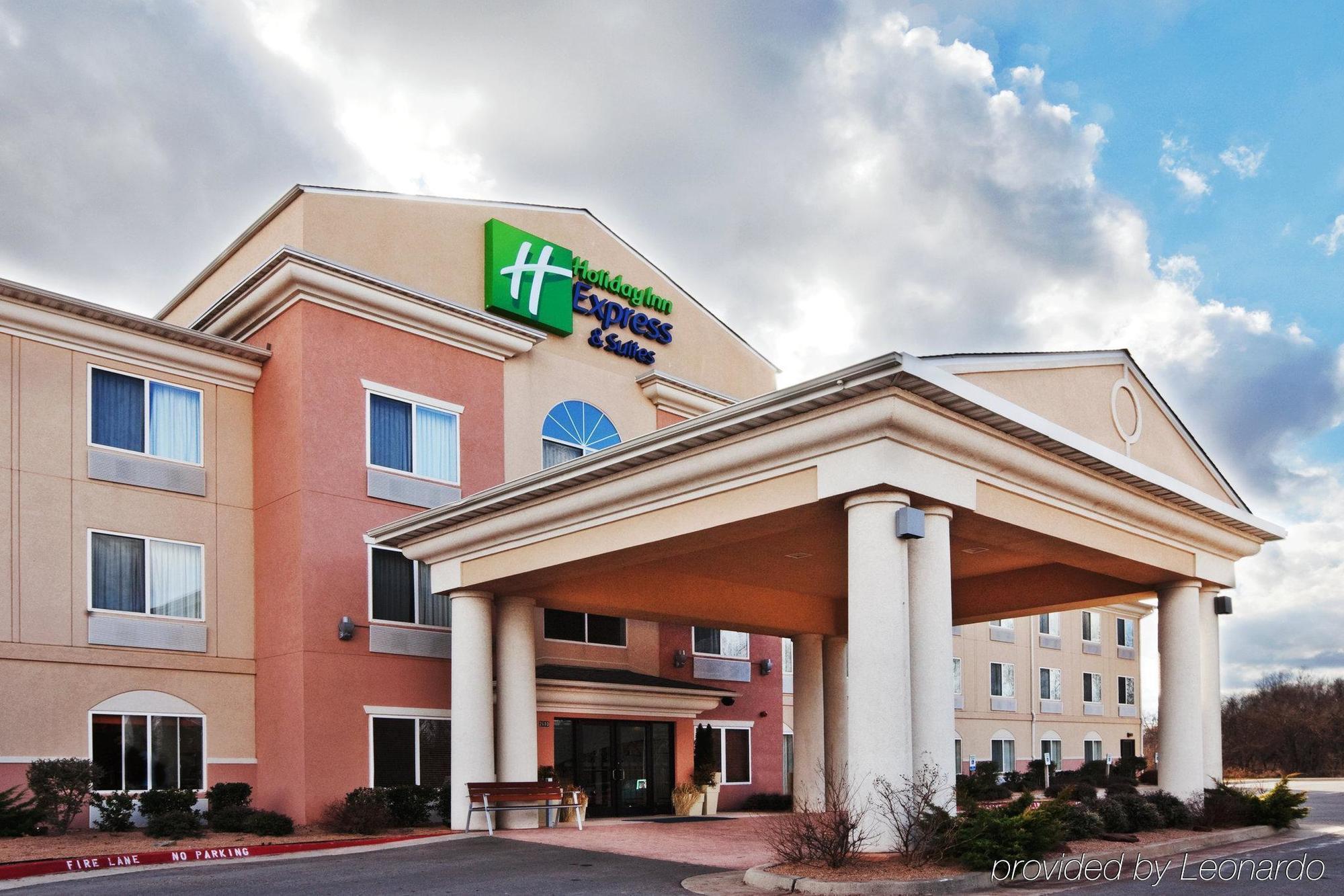 Holiday Inn Express Hotel & Suites Chickasha By Ihg Exterior photo