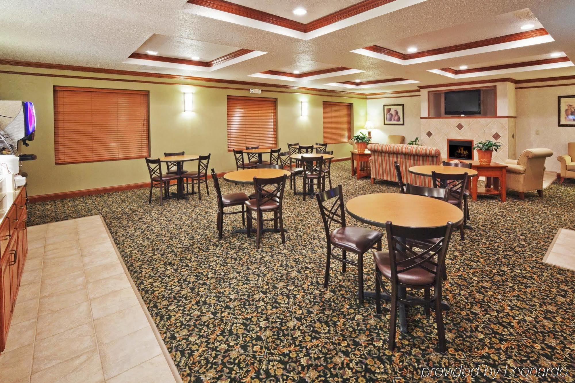 Holiday Inn Express Hotel & Suites Chickasha By Ihg Exterior photo