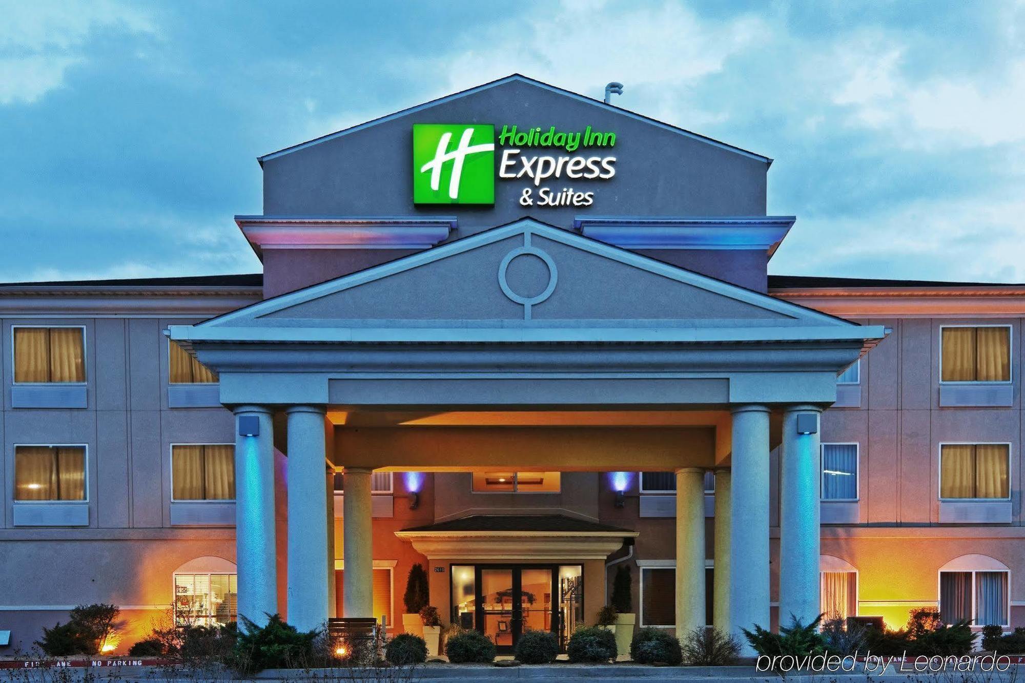Holiday Inn Express Hotel & Suites Chickasha By Ihg Exterior photo